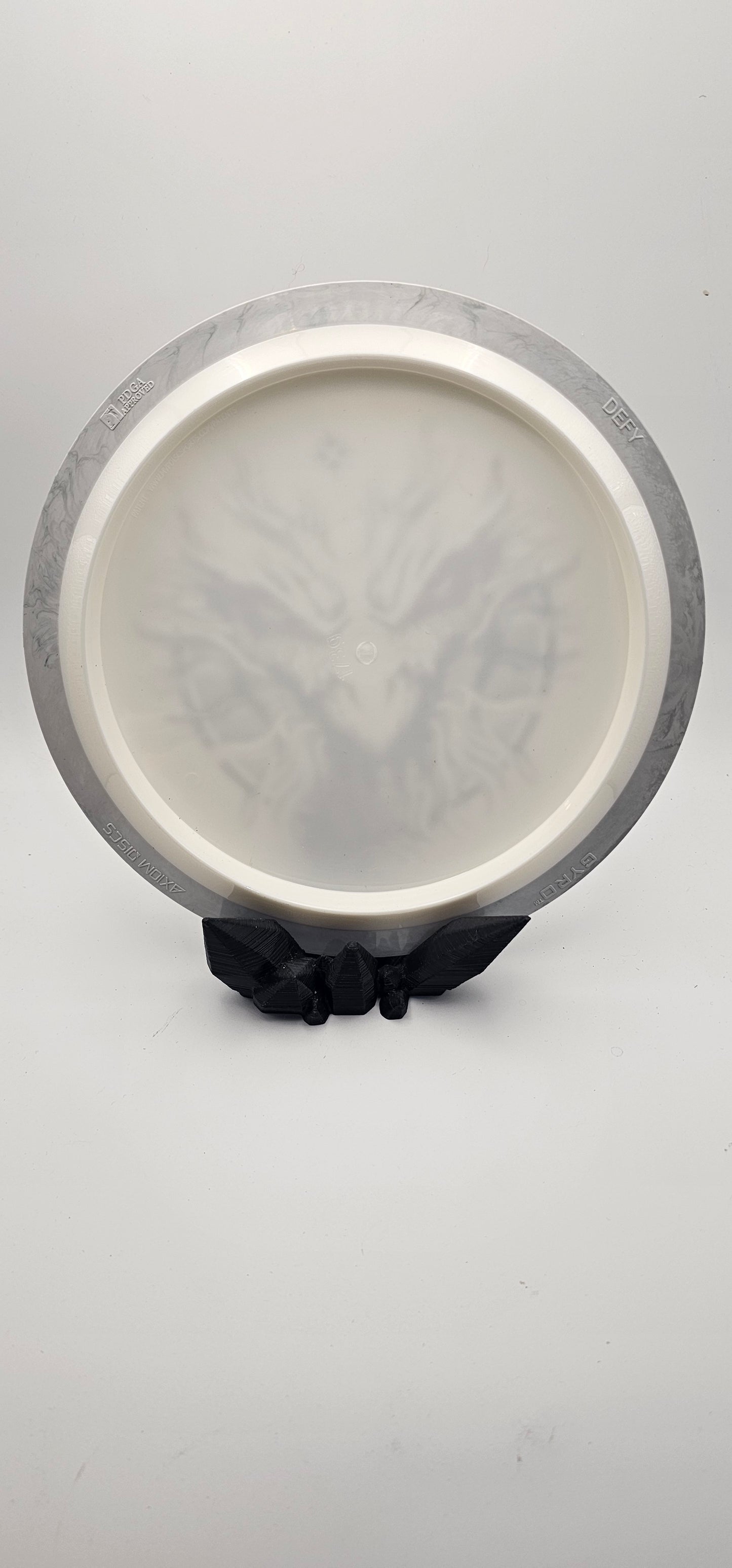 Axiom - Defy - Neutron White - 173g - Greedy Guardian by DFX - black/silver/gold foil